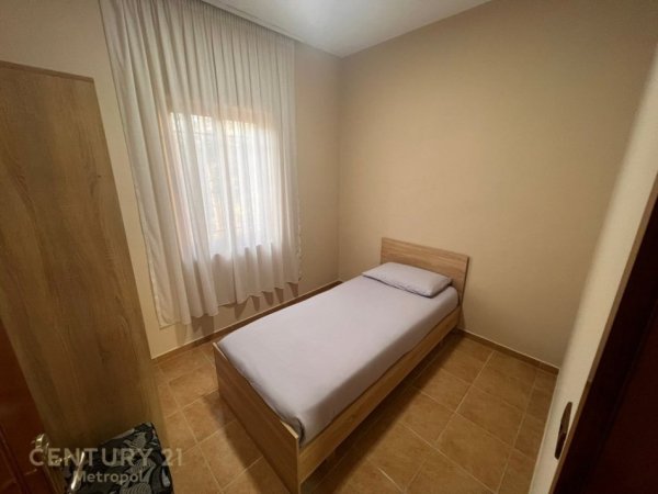 Tirane, jepet me qera apartament 2+1 Kati 1, 88 m² 600 € (Rr.Vilat Gjermane)