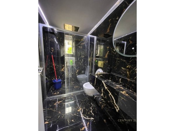 Tirane, jepet me qera apartament 1+1 Kati 1, 70 m² 650 € (21 dhjetori)