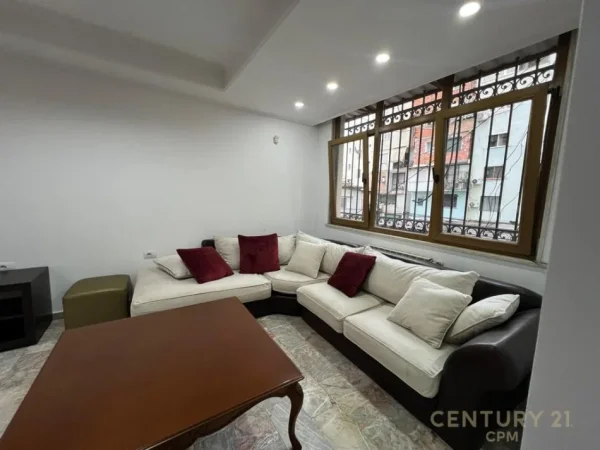 Tirane, jepet me qera zyre Kati 2, 106 m² 800 € (Sheshi wilson)
