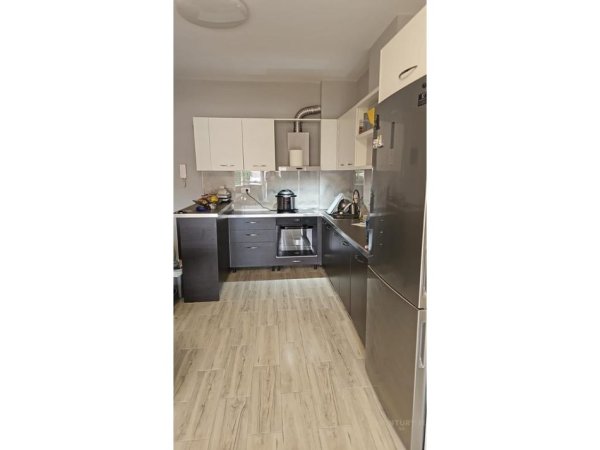 Tirane, jepet me qera apartament 2+1 Kati 3, 90 m² 640 € 