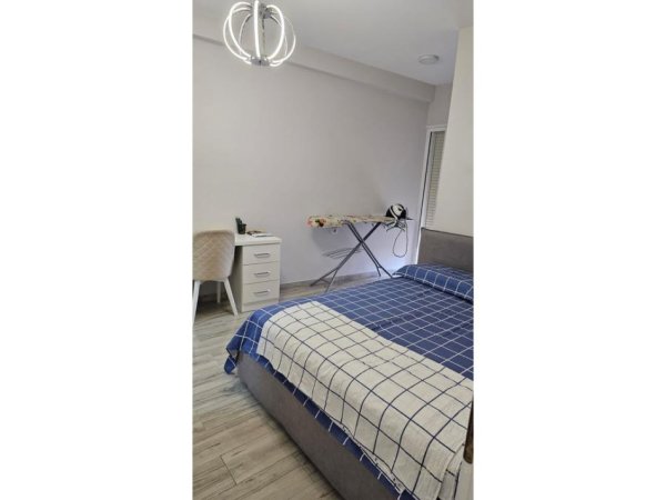 Tirane, jepet me qera apartament 2+1 Kati 3, 90 m² 640 € 