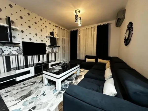 Tirane, jepet me qera apartament 3+1+Ballkon Kati 3, 115 m² 680 € (Bulevardi i Ri)