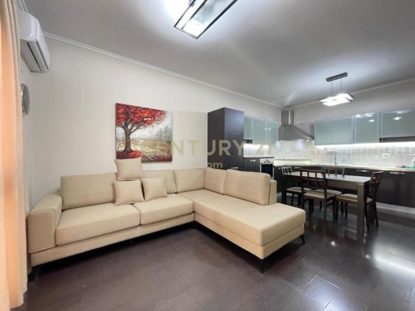 Tirane, jepet me qera apartament 2+1+Ballkon Kati 2, 112 m² 650 € (Kopshti Zologjik)