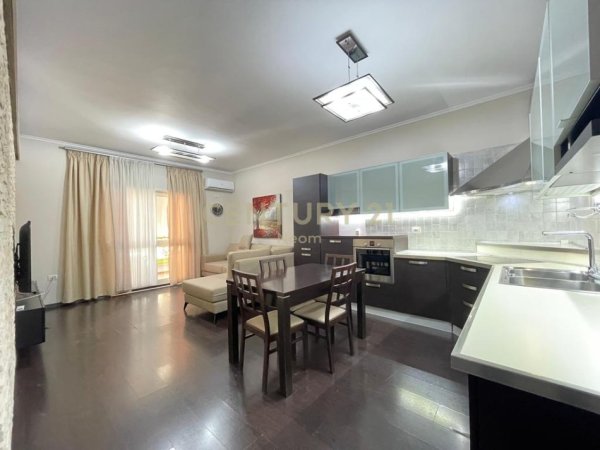 Tirane, jepet me qera apartament 2+1+Ballkon Kati 2, 112 m² 650 € (Kopshti Zologjik)