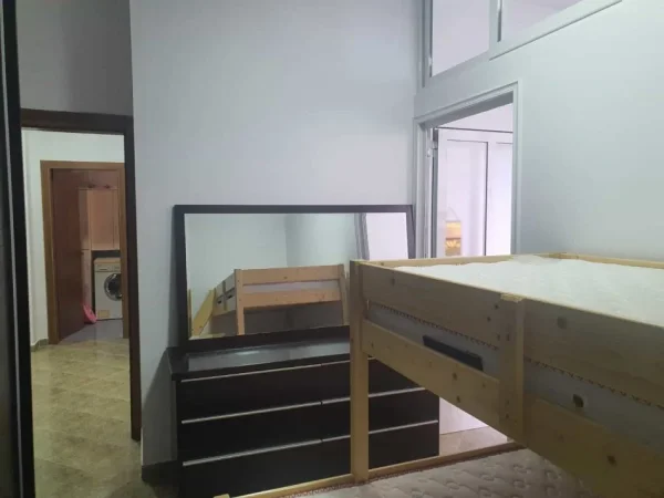 Tirane, jepet me qera apartament 3+1 Kati 3, 116 m² 670 € (Rruga Frank Bardhi)