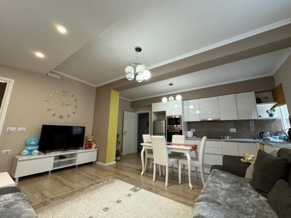 Tirane, shitet apartament 3+1 Kati 2, 100 m² 230.000 € 
