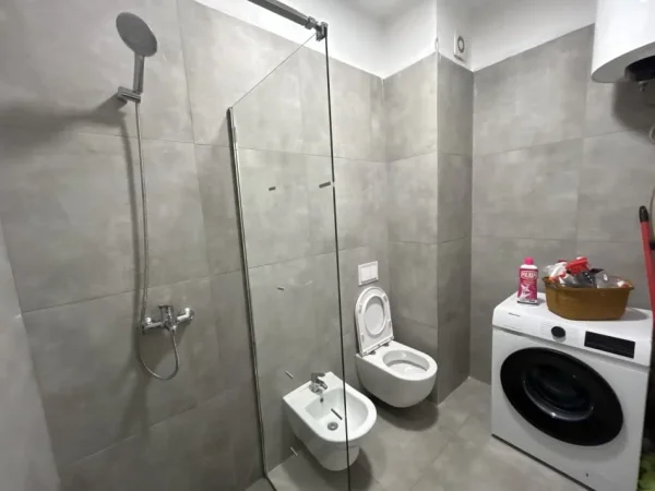 Tirane, jepet me qera apartament 2+1 Kati 3, 80 m² 700 € (5 maji)