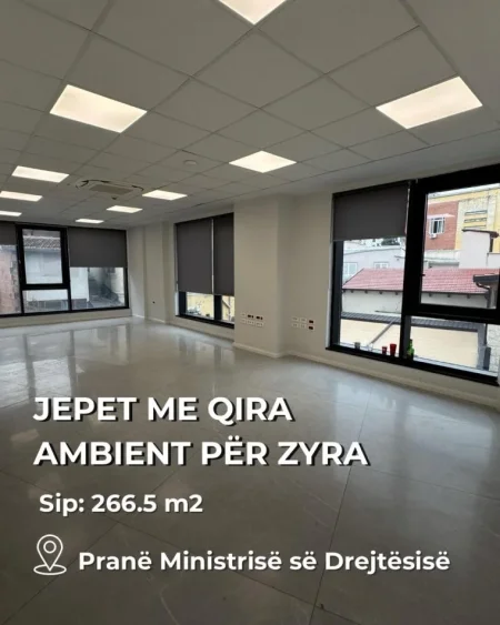 Tirane, jepet me qera zyre Kati 1, 266 m² 25 € (Ministria e Drejtesise- Qender)