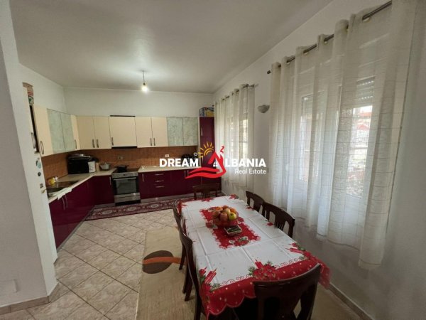 Tirane, shitet Vile 4+1+Aneks+Ballkon Kati 1, 626 m² 595.000 € (Tek Rrethi i Saukut - ID 4151182)