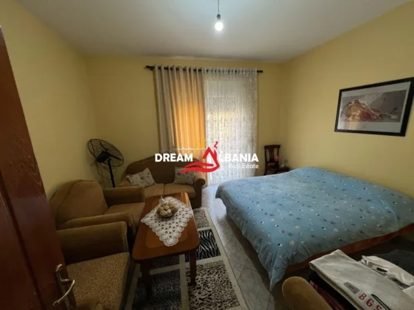 Tirane, shitet Vile 4+1+Aneks+Ballkon Kati 1, 626 m² 630,000 € (Tek Rrethi i Saukut - ID 4151182)
