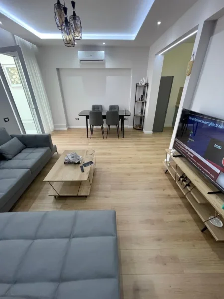 Tirane, jepet me qera apartament 2+1+Ballkon Kati 11, 120 m² 850 € (Prane Kompleksit Delijorgji)