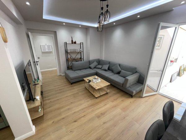 Tirane, jepet me qera apartament 2+1+Ballkon Kati 11, 120 m² 850 € (Prane Kompleksit Delijorgji)