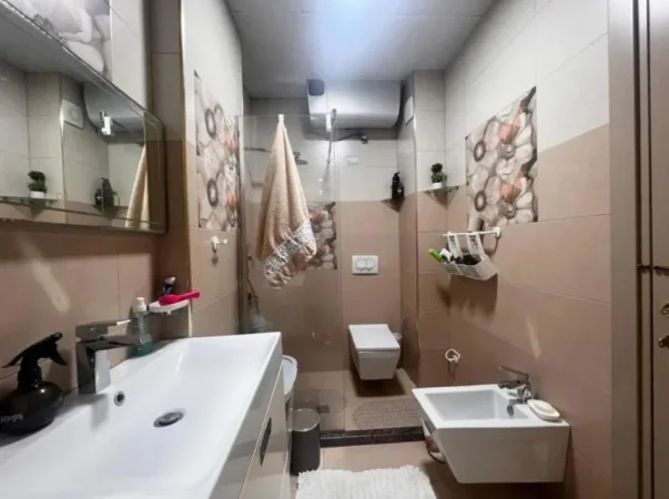 Tirane, shitet apartament 3+1+Ballkon Kati 2, 121 m² 240.000 € (Kodra e Diellit - Tiranë)