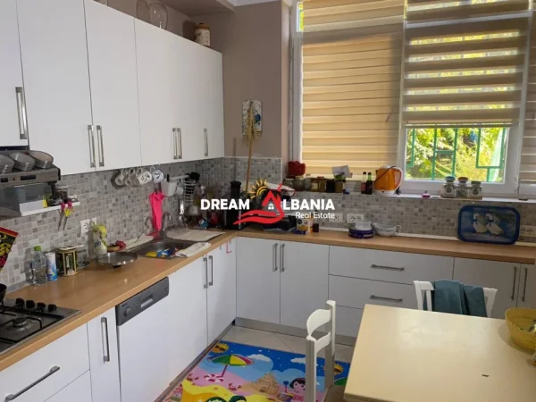 Tirane, shitet Vile 5+1+Aneks+Ballkon Kati 3, 998 m² 350.000 € (Ne Peze - ID 4151194)