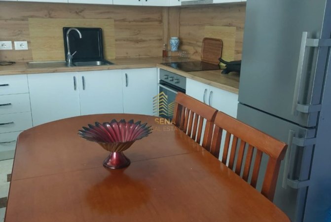 Tirane, jepet me qera apartament 3+1+Ballkon Kati 1, 100 m² 700 € (Rruga Vehbi Agolli - Pazari i Ri)