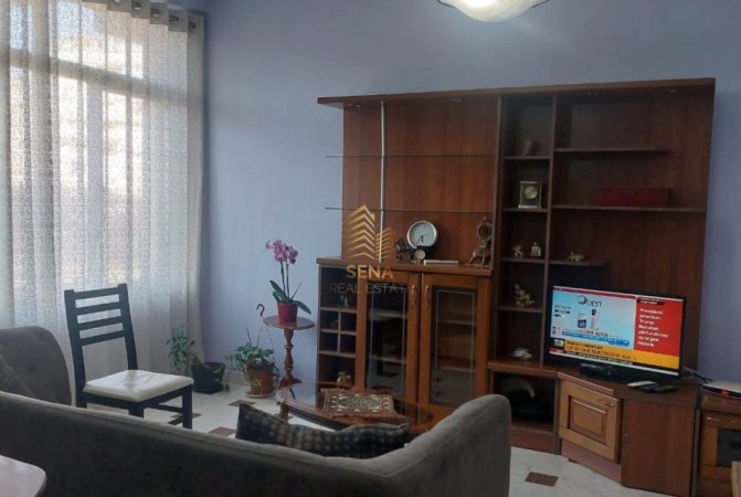 Tirane, jepet me qera apartament 3+1+Ballkon Kati 1, 100 m² 700 € (Rruga Vehbi Agolli - Pazari i Ri)