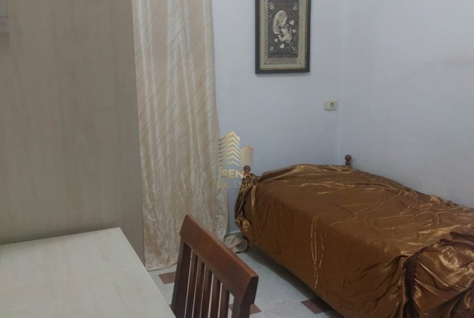 Tirane, jepet me qera apartament 3+1+Ballkon Kati 1, 100 m² 700 € (Rruga Vehbi Agolli - Pazari i Ri)