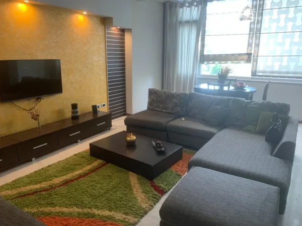 APARTAMENT  2+1+2 ME QIRA ISH EKSPOZITA  650 €