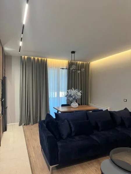 Tirane, jap me qera apartament 2+1 Kati 5, 120 m² 1.500 € (qender)