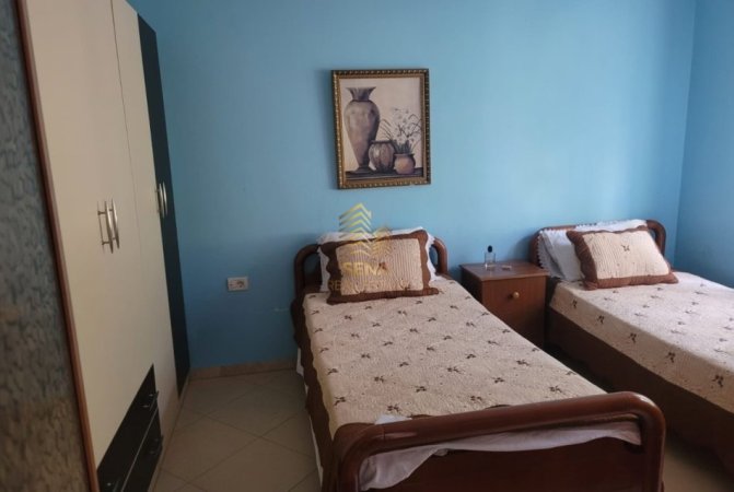 Tirane, jepet me qera apartament 1+1+Ballkon Kati 1, 60 m² 400 € (Rruga Ali Visha)