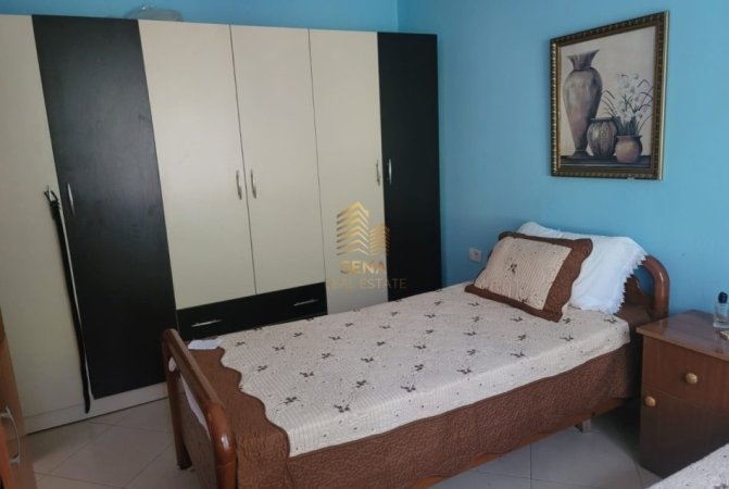 Tirane, jepet me qera apartament 1+1+Ballkon Kati 1, 60 m² 400 € (Rruga Ali Visha)