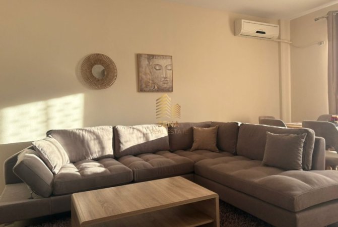 Tirane, jepet me qera apartament 2+1+Ballkon Kati 2, 90 m² 600 € (Rruga e Elbasanit - Prane Pallatit te Brigadave)