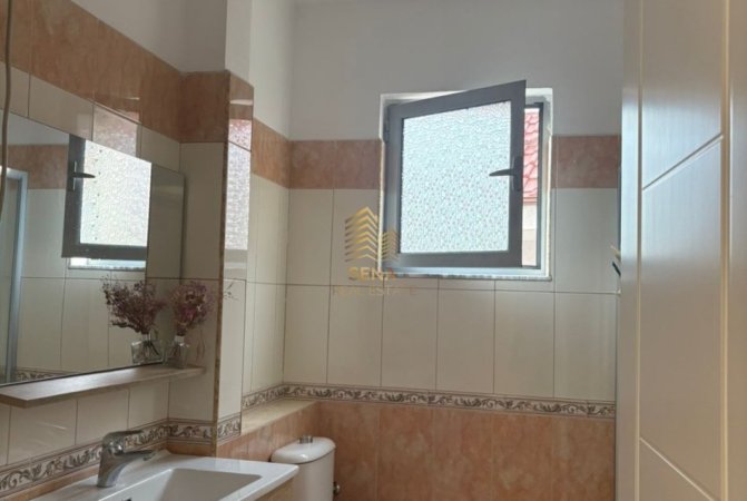 Tirane, jepet me qera apartament 2+1+Ballkon Kati 2, 90 m² 600 € (Rruga e Elbasanit - Prane Pallatit te Brigadave)