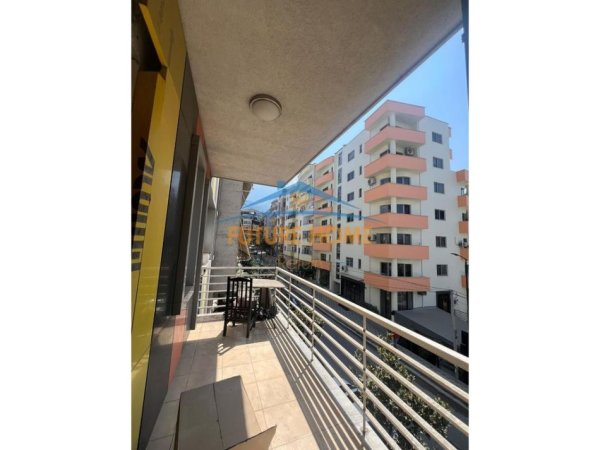 Tirane, jepet me qera apartament 1+1 , 87 m² 410 € (Fresk)