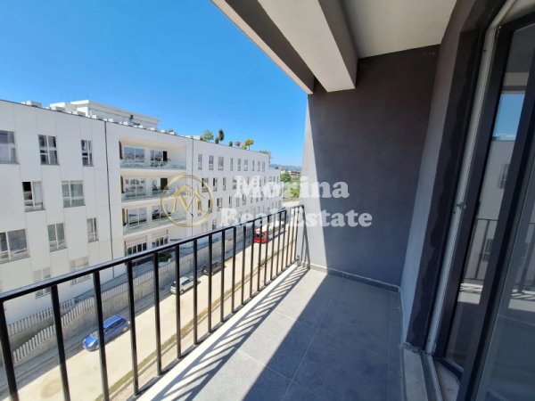 Tirane, jepet me qera apartament 3+1 Kati 4, 120 m² 400 € (Rruga 5 Maji)