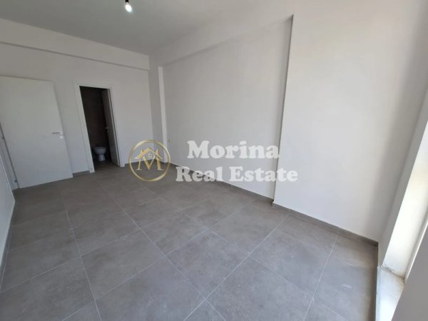 Tirane, jepet me qera apartament 3+1 Kati 4, 120 m² 400 € (Rruga 5 Maji)