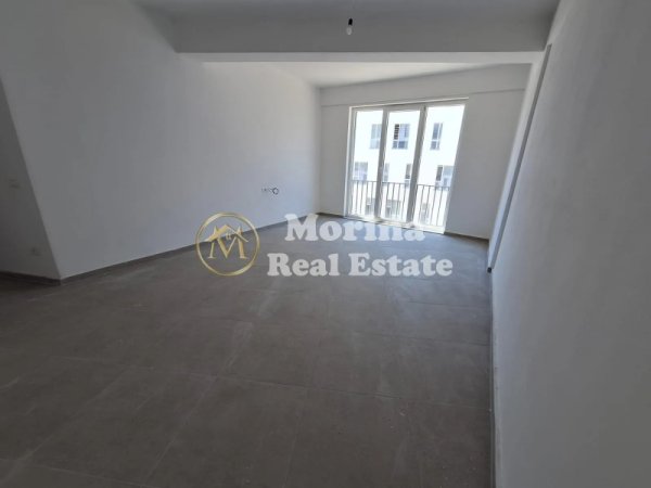 Tirane, jepet me qera apartament 3+1 Kati 4, 120 m² 400 € (Rruga 5 Maji)