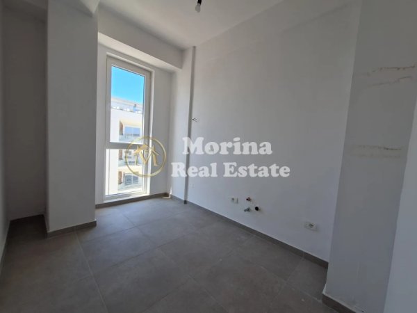 Tirane, jepet me qera apartament 3+1 Kati 4, 120 m² 400 € (Rruga 5 Maji)
