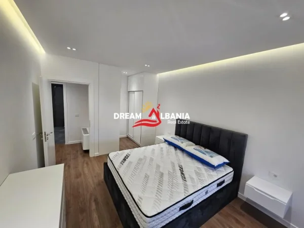Tirane, jepet me qera apartament 2+1+Ballkon Kati 5, 110 m² 1.000 € (Ne rrugen Him Kolli - ID 42214680)
