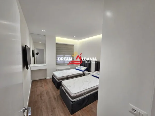 Tirane, jepet me qera apartament 2+1+Ballkon Kati 5, 110 m² 1.000 € (Ne rrugen Him Kolli - ID 42214680)