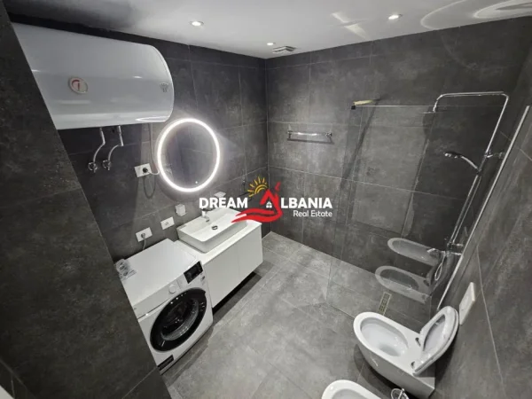 Tirane, jepet me qera apartament 2+1+Ballkon Kati 5, 110 m² 1.000 € (Ne rrugen Him Kolli - ID 42214680)