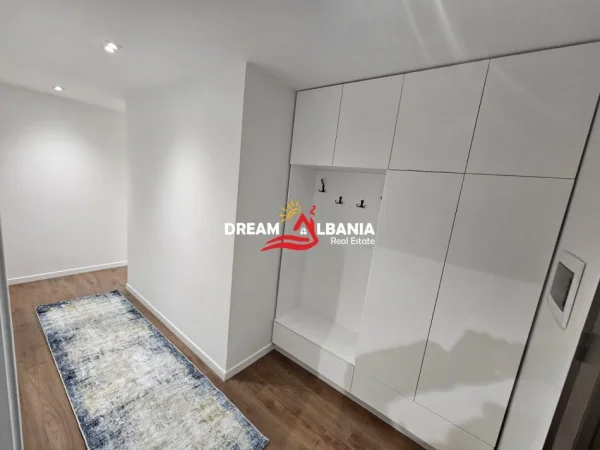 Tirane, jepet me qera apartament 2+1+Ballkon Kati 5, 110 m² 1.000 € (Ne rrugen Him Kolli - ID 42214680)