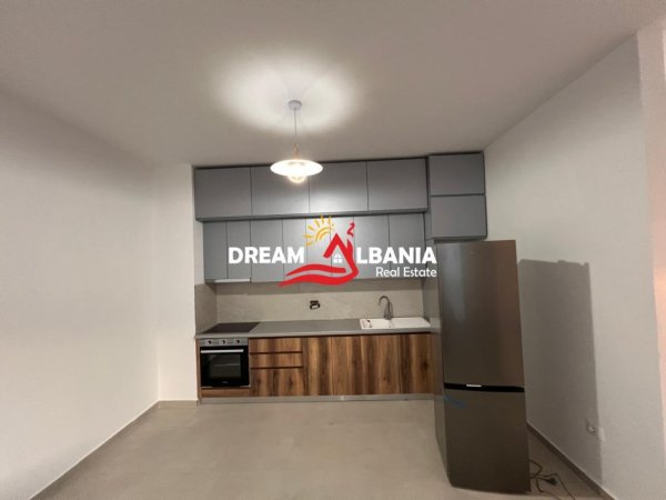 Tirane, jepet me qera apartament 2+1+Ballkon Kati 2, 117 m² 750 € (Tek Fusha Aviacionit - ID 42215105)