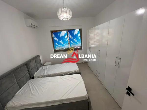 Tirane, jepet me qera apartament 2+1+Ballkon Kati 2, 117 m² 750 € (Tek Fusha Aviacionit - ID 42215105)