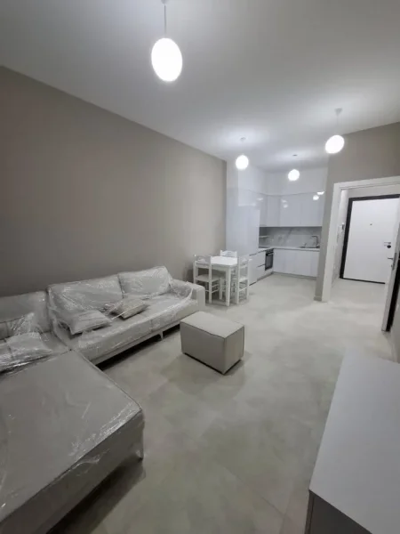 Tirane, jepet me qera apartament 1+1+Ballkon Kati 6, 60 m² 600 € (rruga e kavajes)