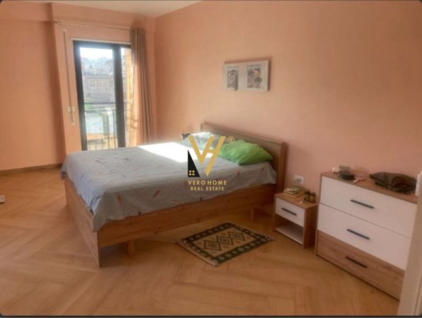 Tirane, jepet me qera apartament 1+1+Ballkon Kati 5, 75 m² 600 € (SHKOLLA E BALETIT)