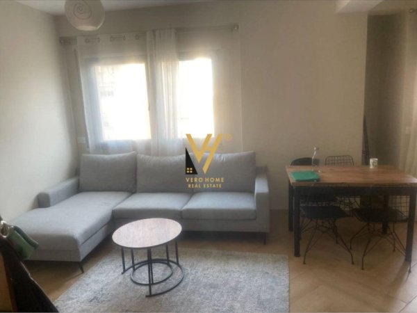 Tirane, jepet me qera apartament 1+1+Ballkon Kati 5, 75 m² 600 € (SHKOLLA E BALETIT)