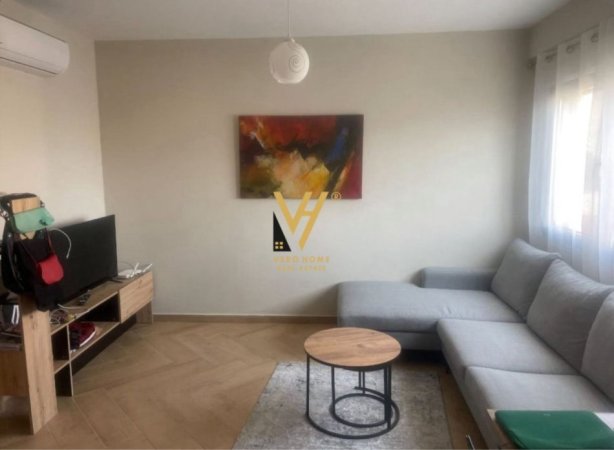 Tirane, jepet me qera apartament 1+1+Ballkon Kati 5, 75 m² 600 € (SHKOLLA E BALETIT)