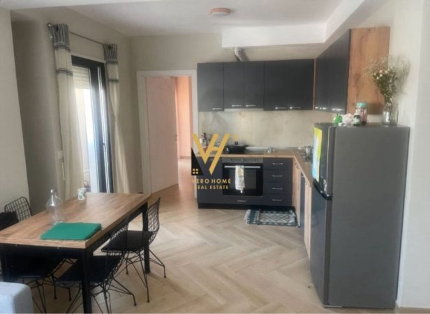 Tirane, jepet me qera apartament 1+1+Ballkon Kati 5, 75 m² 600 € (SHKOLLA E BALETIT)
