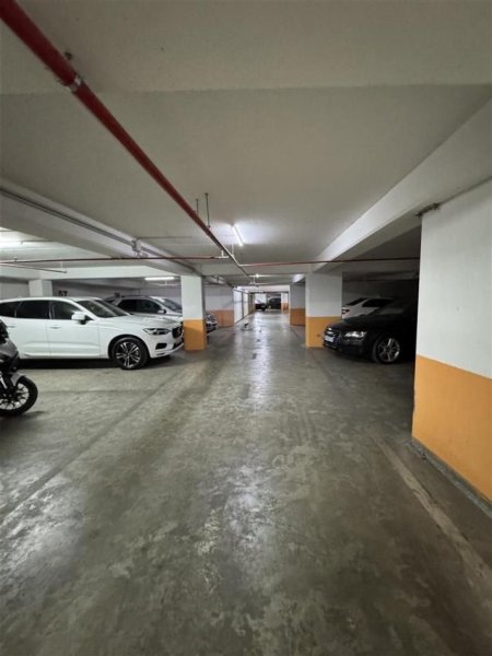 Tirane, jepet me qera magazine Kati -1, 50 m² 400 € (QENDER)