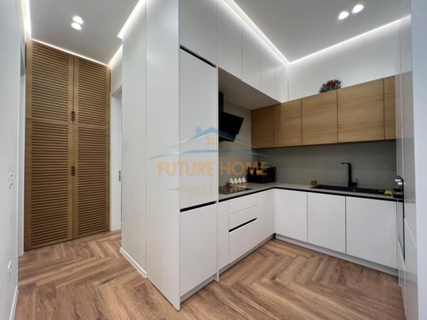 Tirane, jepet me qera apartament 1+1 Kati 7, 73 m² 800 € 
