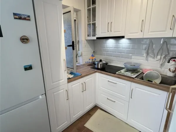 shitet apartament 2+1+Ballkon Kati 3, 81 m² 160.000 € (PRANE MATERNITETIT TE RI ,BRRYL)