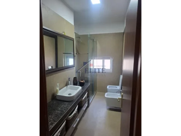 Tirane, jepet me qera apartament 2+1+Ballkon Kati 3, 115 m² 500 € (Astir)