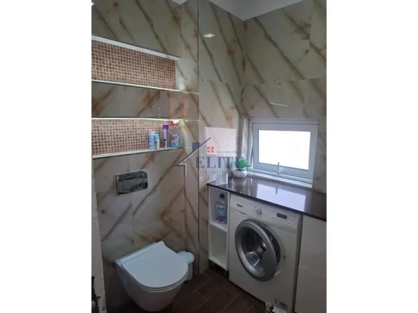 Tirane, jepet me qera apartament 2+1+Ballkon Kati 3, 115 m² 500 € (Astir)