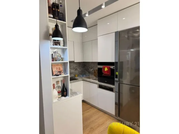 Tirane, jepet me qera apartament 2+1 Kati 3, 92 m² 185.000 € 