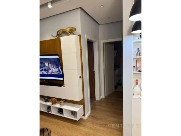 Tirane, jepet me qera apartament 2+1 Kati 3, 92 m² 185.000 € 